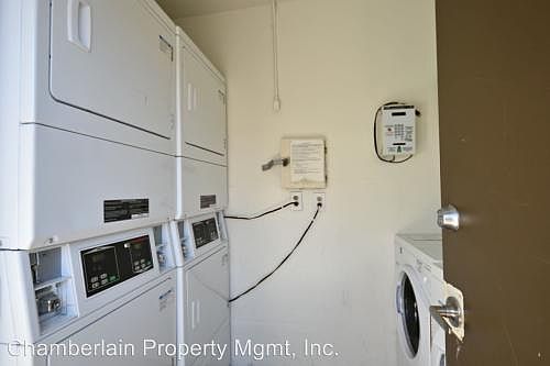 5th image of 1921 West Dr APT F