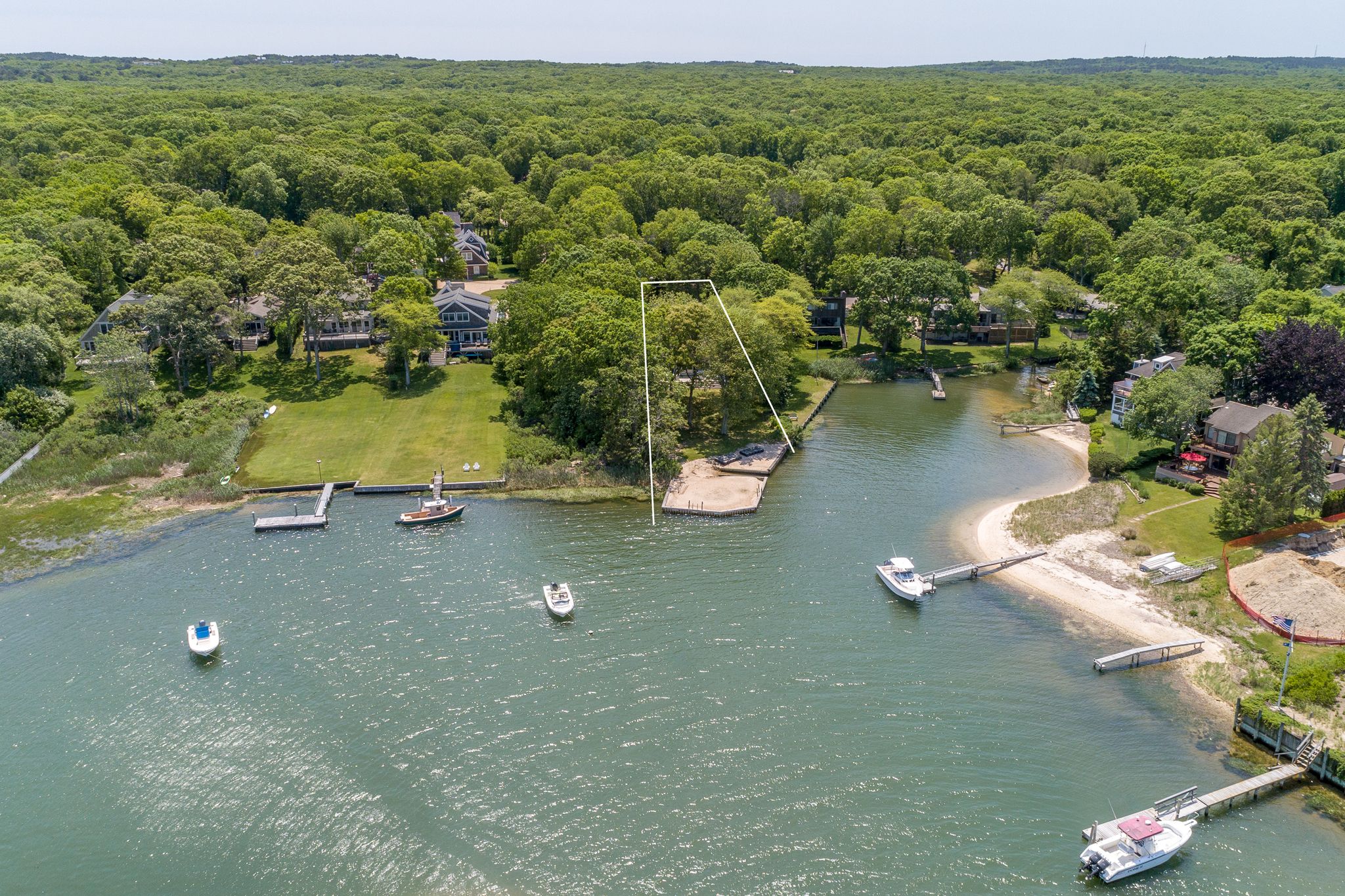 11 Lake Dr in Southampton Out East