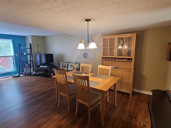 4th image of 7395 Woodcroft Dr
