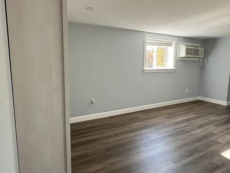 124 Watkin Ave #30-4E — Photo 2