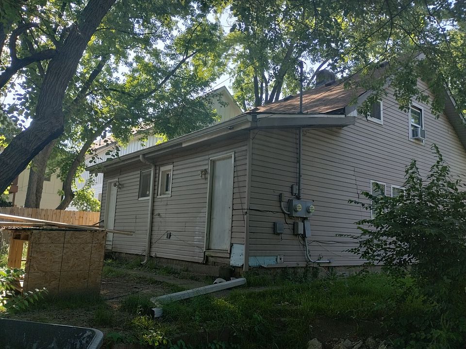 2nd image of 2215 E 12th St