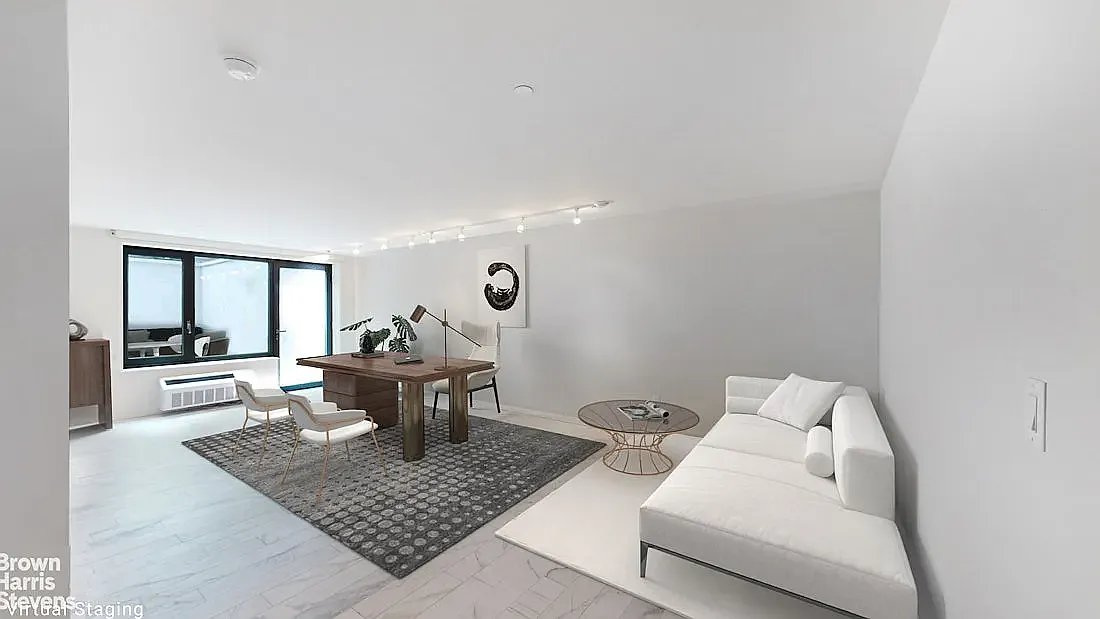 180 Franklin Avenue — Photo 3