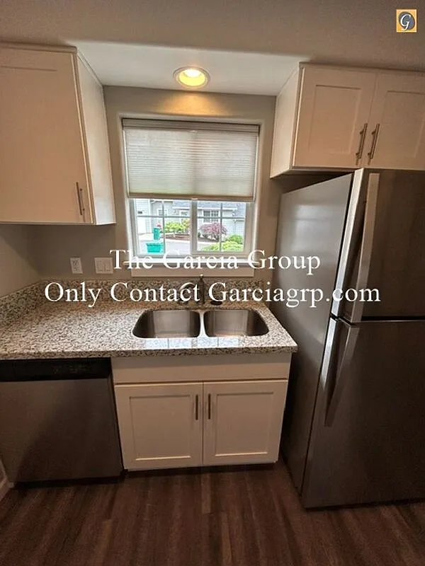 2 bed, 2.0 bath, 1124 sqft, $2,100 — Photo 3
