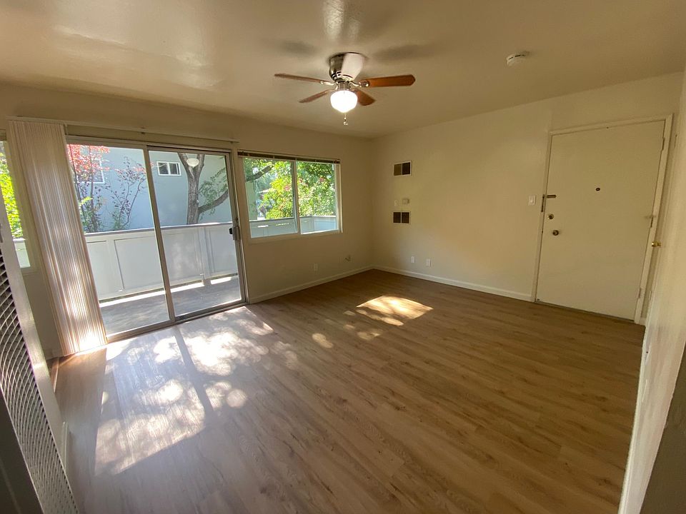 1st image of 148 Sierra Dr APT 9