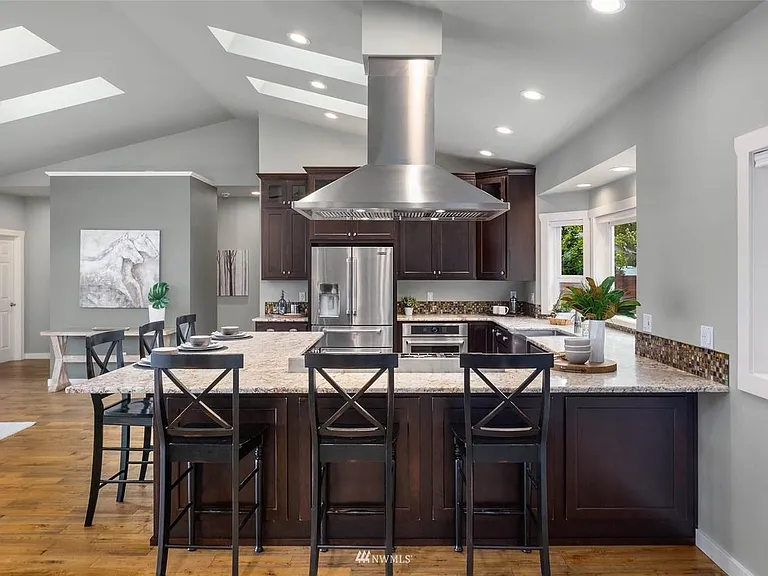 2537 Bretland Rd SE — Photo 8