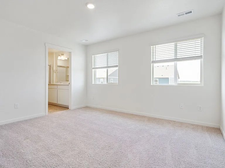 815 Elias Tarn Dr — Photo 10