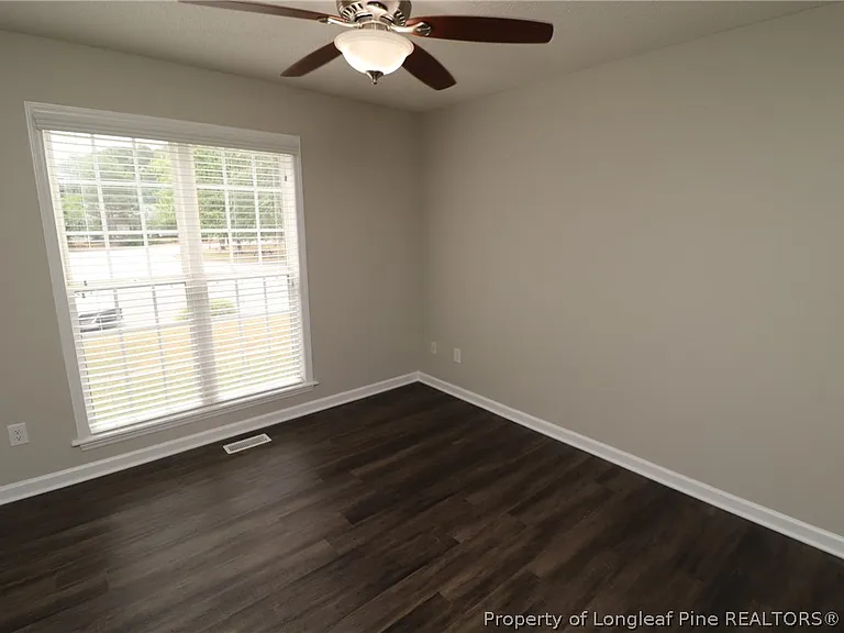 504 Noonday Ct — Photo 25