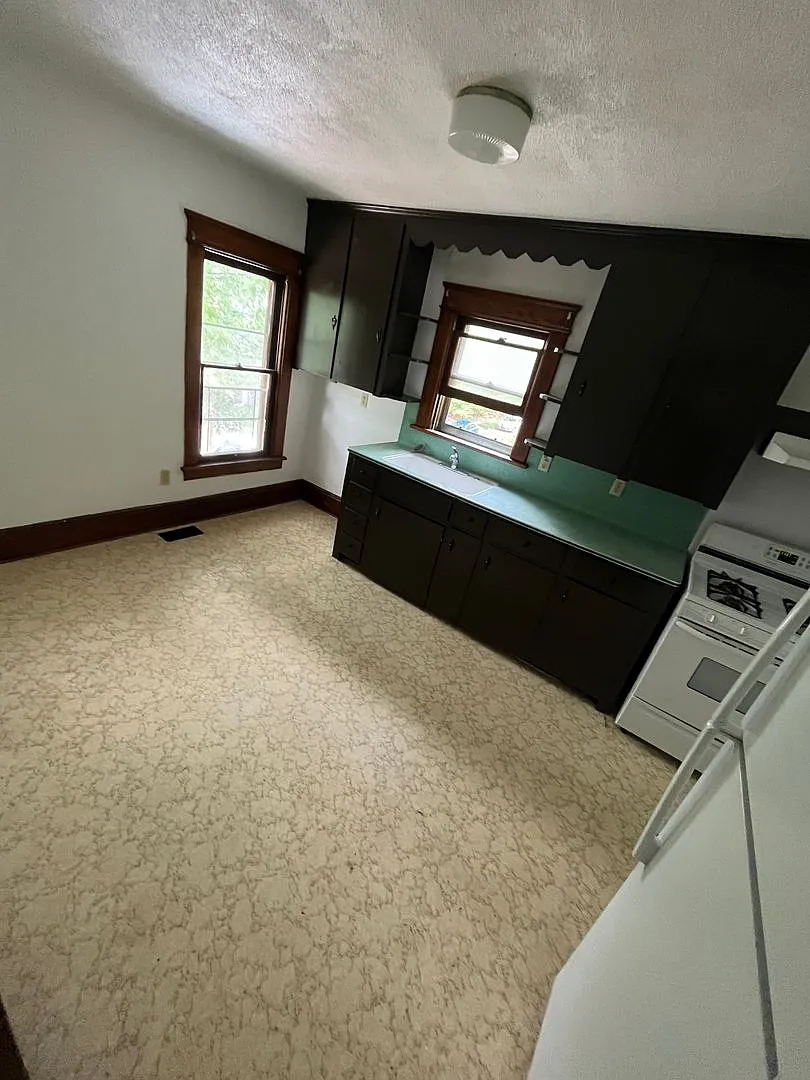549 Pine Street — Photo 4