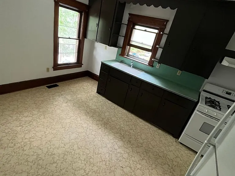 549 Pine Street — Photo 4