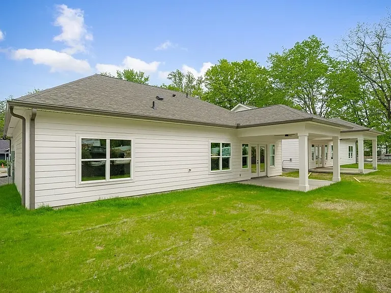 344 S Walnut Ave — Photo 26