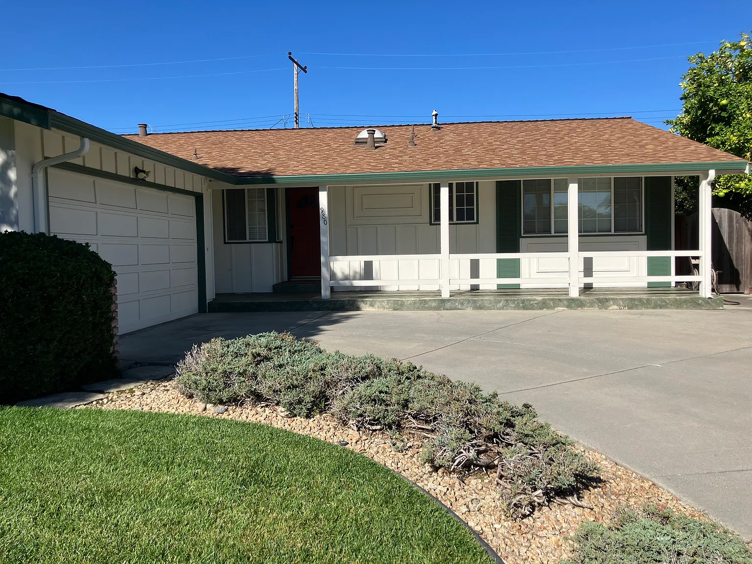 3 bed, 1724 sqft, $5,700 — Photo 3