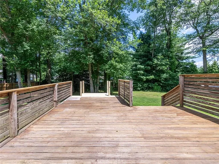 7 Jay Dr — Photo 36