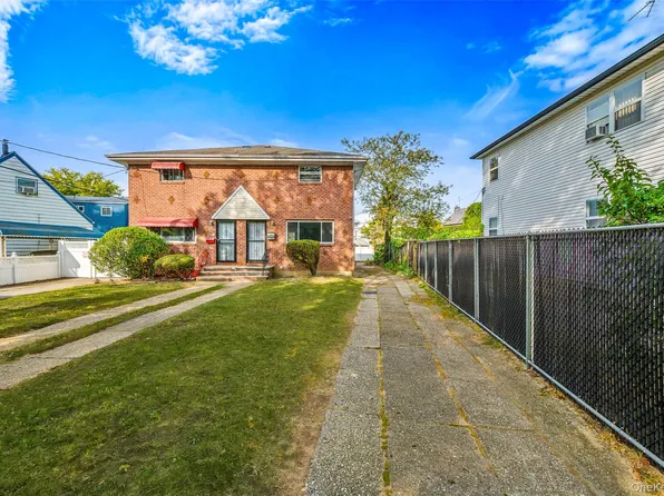 132-18 Farmers Boulevard, Saint Albans, NY 11434