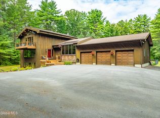3 Sweenor Ln, Gansevoort, NY 12831