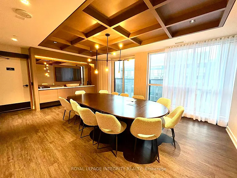 560 Rideau St #522 — Photo 21