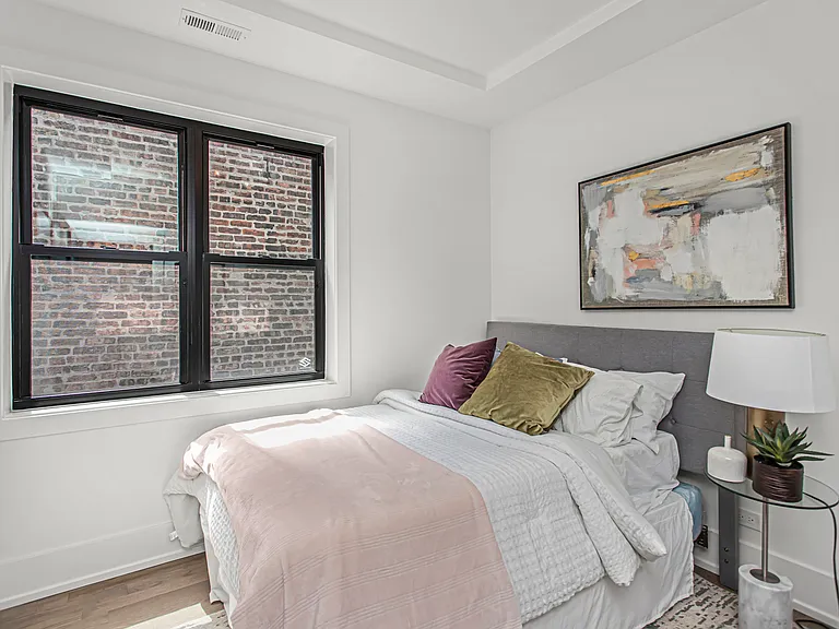 6526 S Ingleside Ave #2N — Photo 9