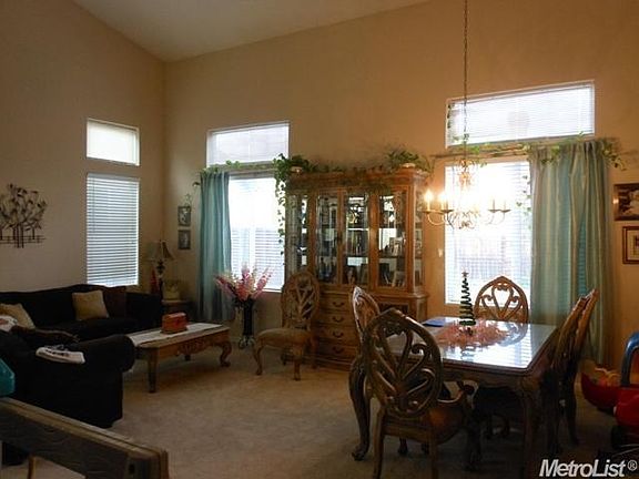 2nd image of 1423 Hunter Creek Dr