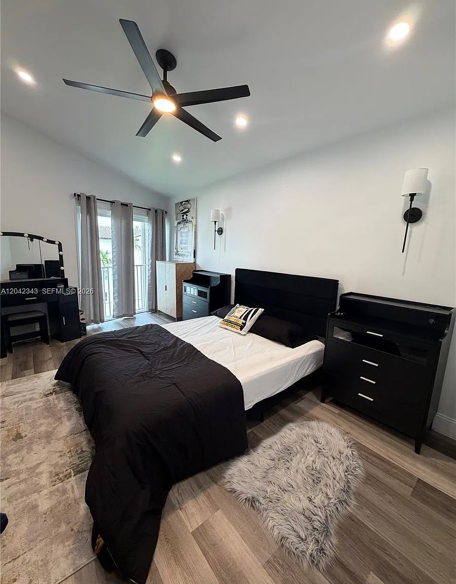 Village By The Sea Condo — Photo 3