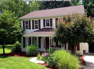 406 Sweetbriar Trl, Hurricane, WV 25526