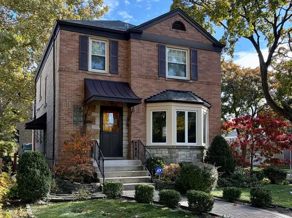 7433 N Washtenaw Ave, Chicago, IL 60645