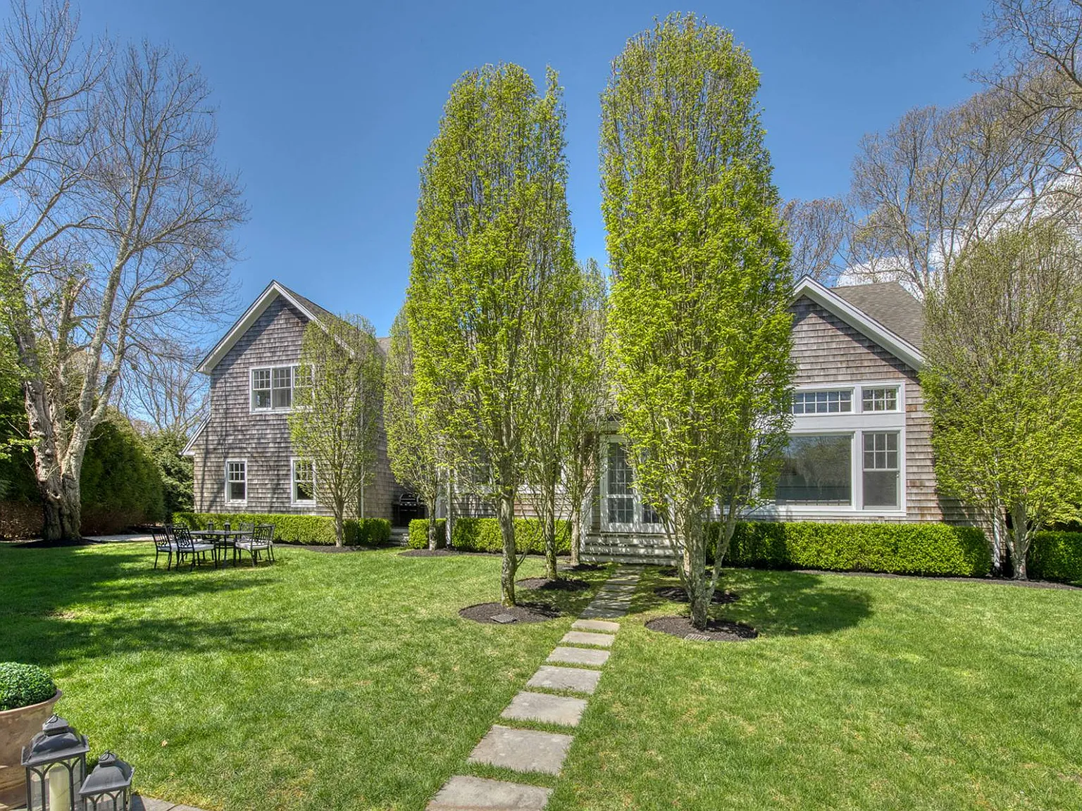 One-of-a Kind Home in the Hamptons — Photo 4