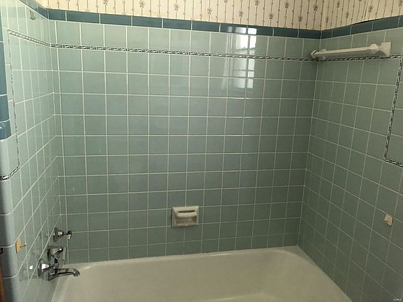 4th image of 1035 Druso Ln