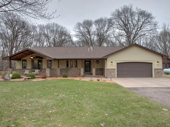 32475 Goldenrod St NW, Cambridge, MN 55008