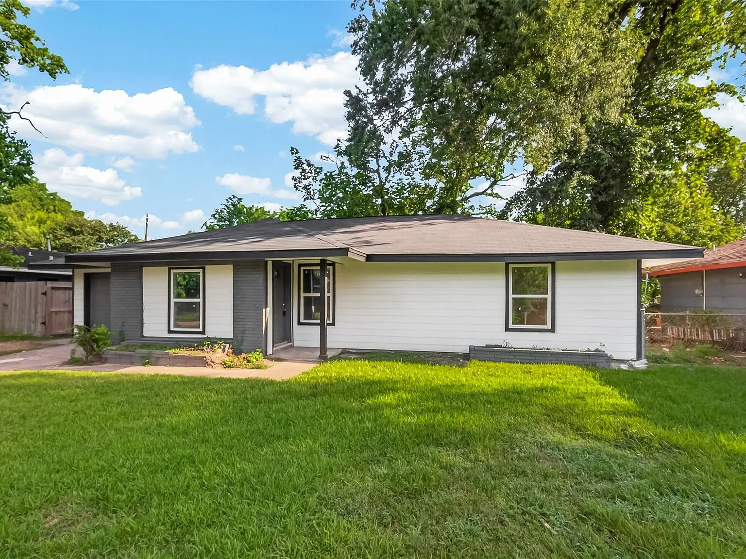 3 bed, 1.5 bath, 1115 sqft, $1,500 — Photo 3