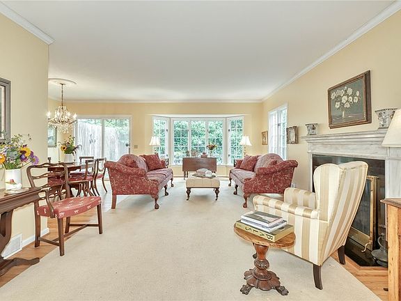4th image of 24 Barrington Park