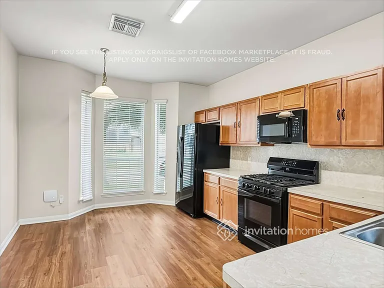 3807 Liberty Square Trl — Photo 8