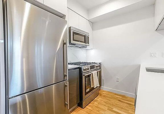3rd image of 2600 7th Ave #5D