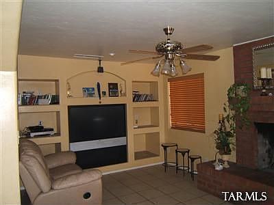 4th image of 942 W Calle Ramona