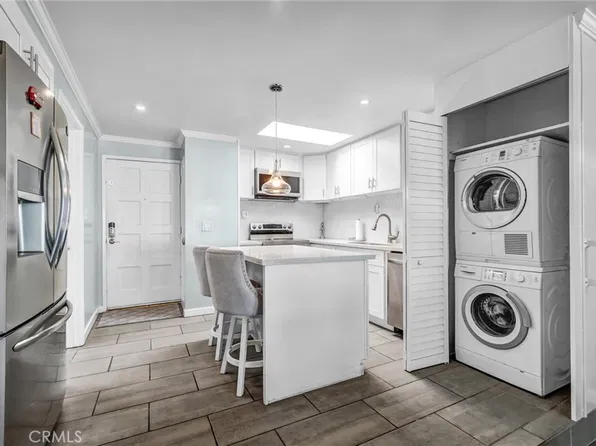 2575 E 19th St APT 36, Signal Hill, CA 90755