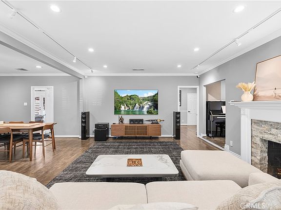 2nd image of 1358 Justin Ave