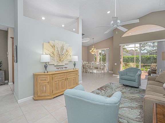 3rd image of 311 NW Shoreview Dr