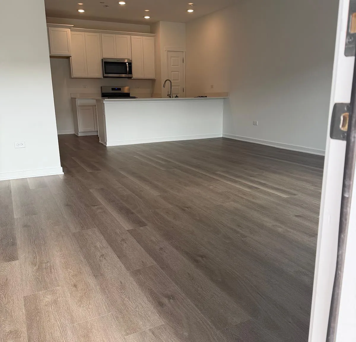 3 bed, 1543 sqft, $2,800 — Photo 3
