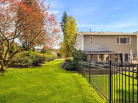 5th image of 17427 92nd Ave NE