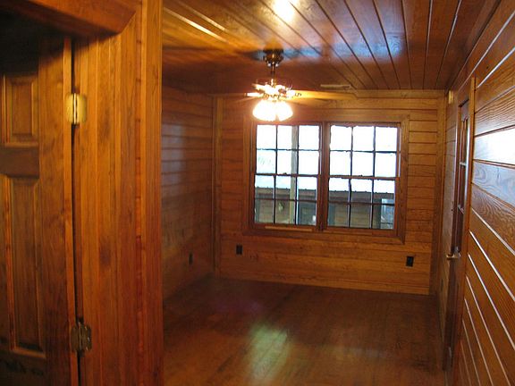 4th image of 131B Long Shoals Ave