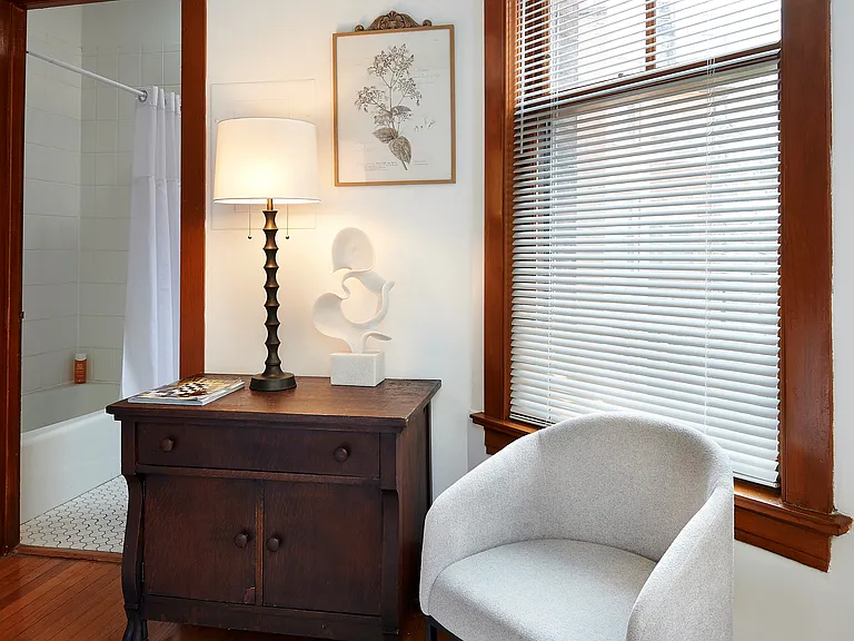 5653 N Winthrop Ave #2B — Photo 5