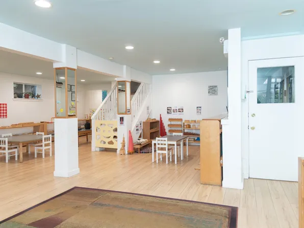 15663 Buena Vista Ave, White Rock, BC V4B 1Z6