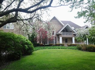 1746 E Geneva Rd, Wheaton, IL 60187