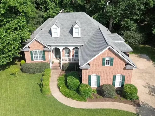 20531 Madison Ct, Smithfield, VA 23430