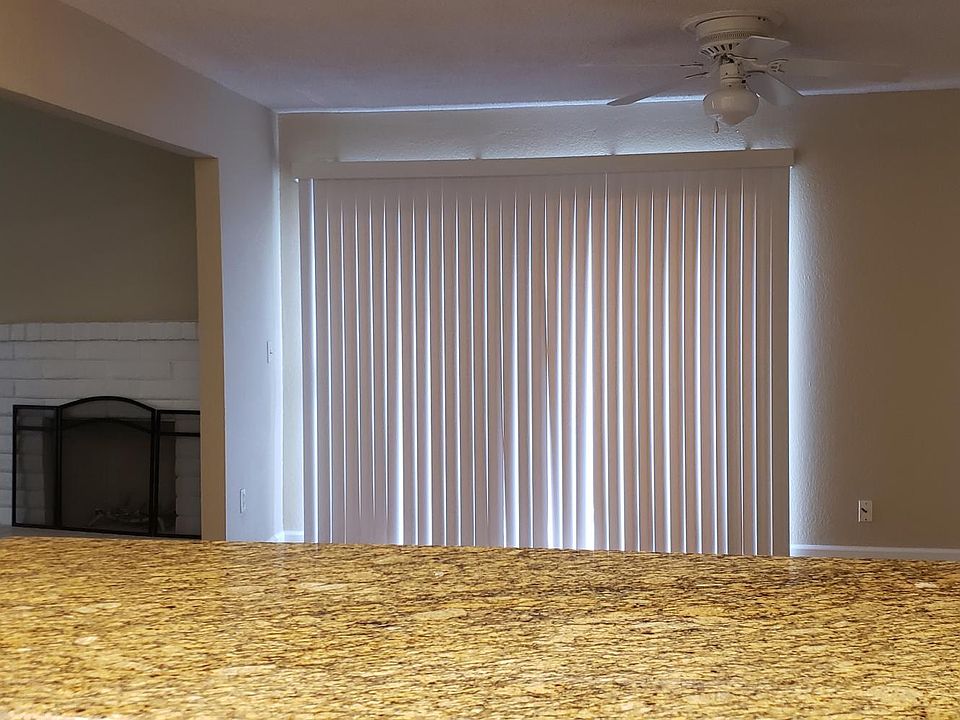 2nd image of 8832 Valley Oak Dr