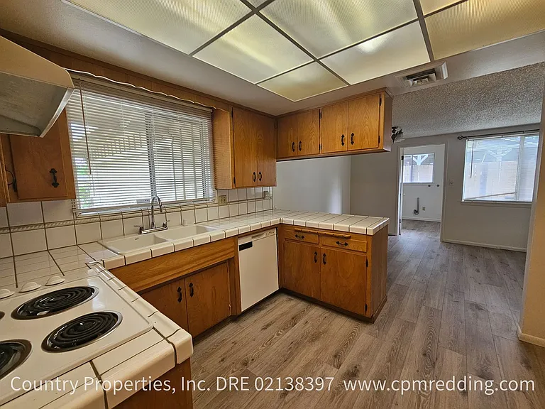 4145 Oro St — Photo 3