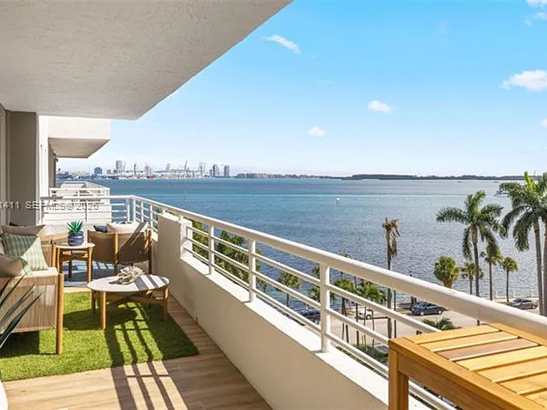 1402 Brickell Bay Dr #603 — Photo 21