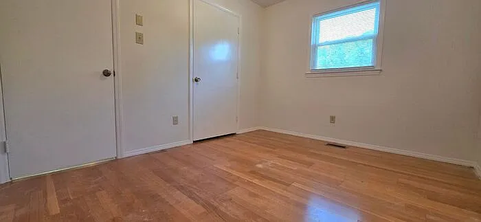 5490 Glenview Dr — Photo 7