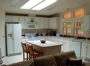 875 Perrydale Rd, Dallas, OR 97338