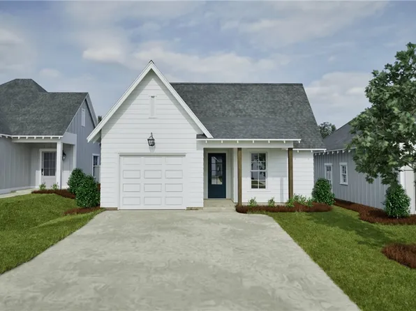 120 Woodland Cir, Opelika, AL 36801