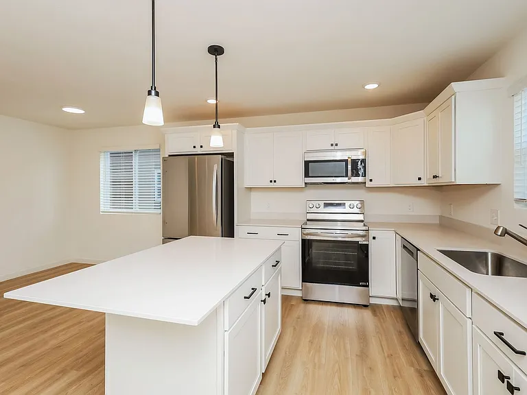 671 Bush Blvd — Photo 5