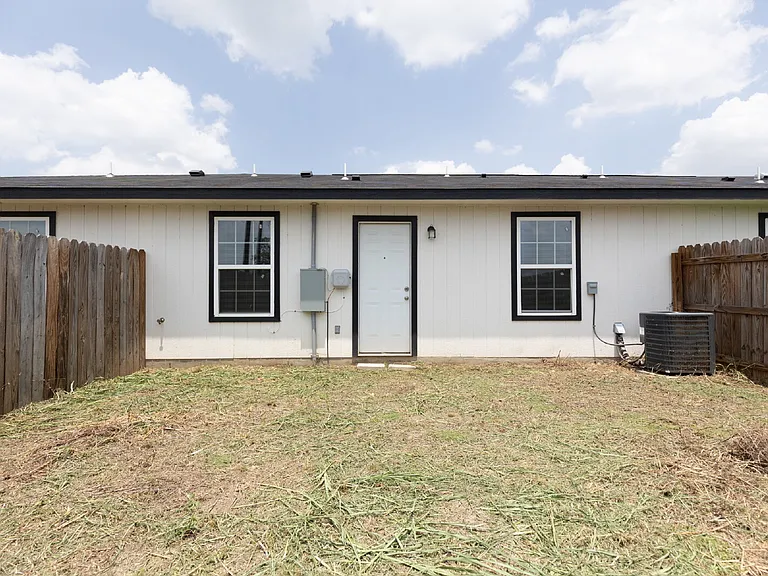1010 County Road 4516 — Photo 26